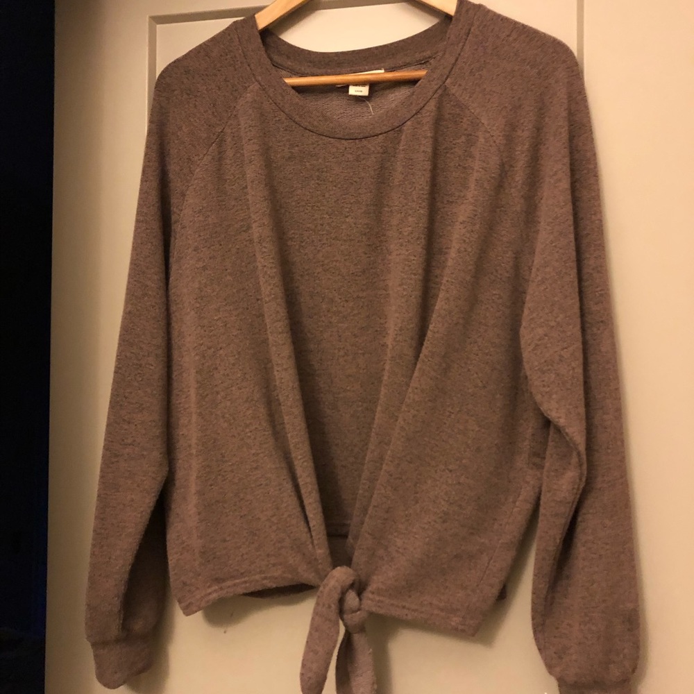 Sweater with tie